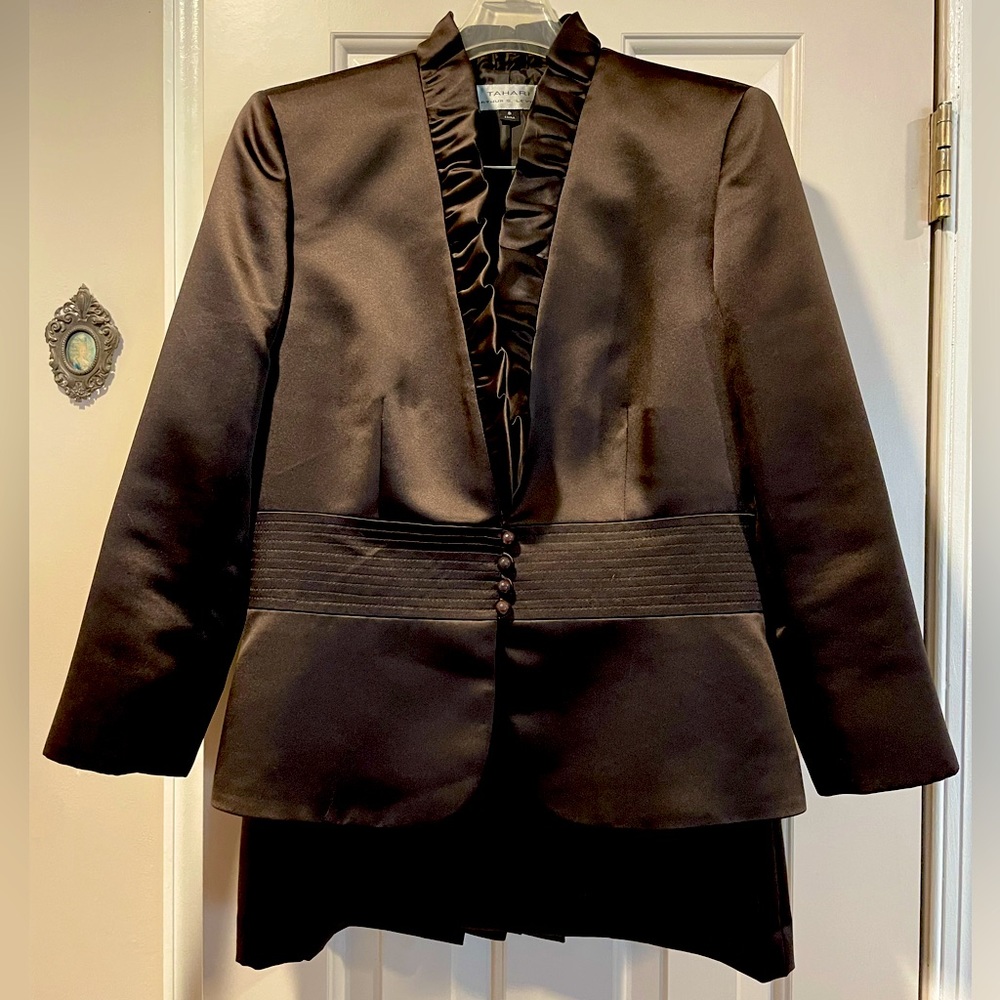 TAHARI 2-Piece Skirt Suit, Size 8